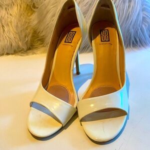 Classic, white patent peep toe heels